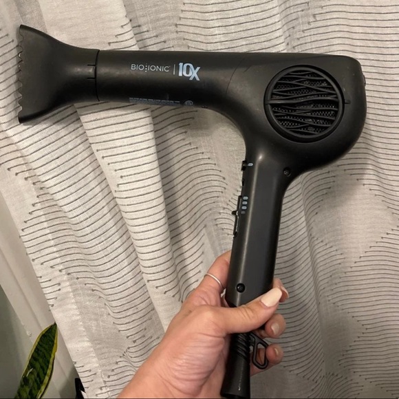 Bio ionic 10x blow dryer - Picture 3 of 5